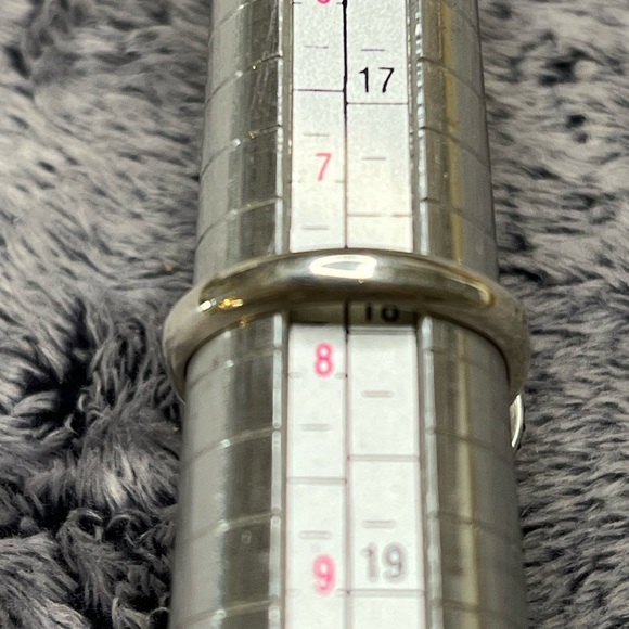 RJ Apacheto Mother of Pearl Ring Size 8 - Picture 6 of 8